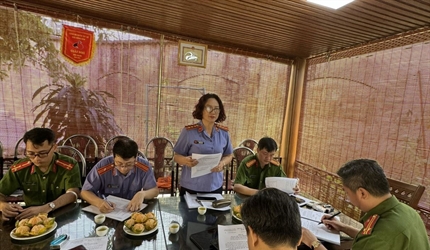 Trực tiếp kiểm sát việc tạm giữ, tạm giam và thi hành án phạt tù tại...